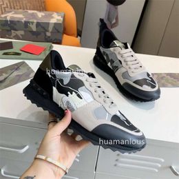 Sports Men's Small Valenstino Lace v Canvas Rivet Shoes Casual Trainer White Summer Vt Designer Low Up Sneakers Fashion Top I83A