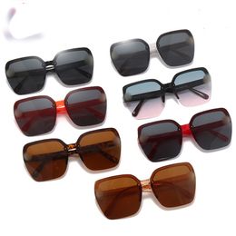 Дизайнерские детские буквы Applique Солнцезащитные очки для девочек квадратные рамки солнечные бокалы летние дети UV 400 Goggles Boys Boys Beach Travel Sunblock Shade Z7644