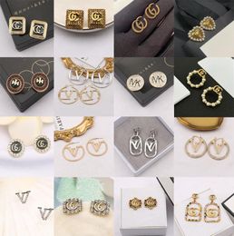 Lots Style Random Send Designers Letters Stud Women Luxury Brand Earring Crystal Rhinestone Pearl 18K Gold Plated 925 Silver Weddi3362633