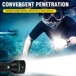 BORUiT Super Bright 2000LM P70 LED Scuba Diving Flashlight Underwater 100M IPX8 Waterproof Torch Spearfishing Lantern