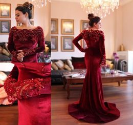 2018 Arabic Islamic Abaya in Dubai Muslim Evening Dresses Scoop Neck Dark Red Velvet Lace Crystal Beads Long Sleeve Mermaid Party 6042356