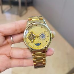 Lyxvarumärke Diamond Mens Watches Mechanical Automatic Movement Gold Designer Watch Högkvalitativa armbandsur för män Father's Day Christmas Gift Clock 40mm Dial