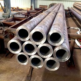 Seamless steel pipe, corrosion resistance, impact resistance, high quality, a variety of Calibres can be customized, factory direct sales, off-the-shelf supply