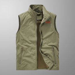 Outdoor Casual Vest Summer Mens Fashion Loose Breathable Fishing Vest Suitable for Hiking Camping Multi Pocket Jackets 240408