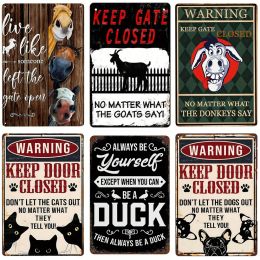 Keep Gate Closed Vintage Reto Metal Tin Sign Funny Dog Horse Cat Sayings Wall Art Animal Warning Sign for Lawn Garden Yard Decor