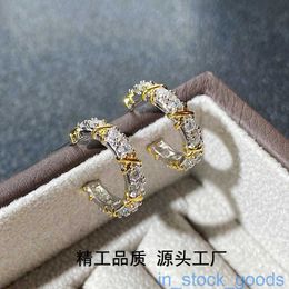 Top Grade Luxury Tifanccy Brand Designer Earring v Gold Needle Double Colour Cross Earrings Type Small Fresh High Quality Designers Jewellery