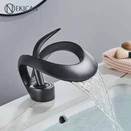 New Creative Bathroom Basin Faucet Waterfall Water Outlet Sink Mixer Tap Solid Brass Deck Mount Cold Hot Water Mixing cran