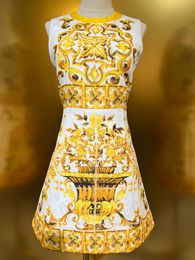 Yellow porcelain jacquard waistband fashionable vest skirt