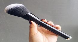 High Quality Soft Powder Brushes Makeup Brushes Blush Golden Big Size Foundation Comestic Tools DHL 1513189