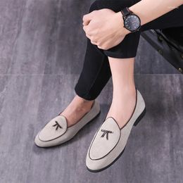 Casual Shoes Luxury Soft Moccasins Men Loafers High Quality Genuine Leather Flats Gommino Gentlemen Driving ST378