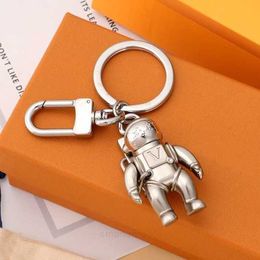 G H Stylish FF Fashion C Lanyards cd tb Keychains Luxury Designer Keychain Classic Brands Key Buckle Astronaut Pendant Matte Silver For Me