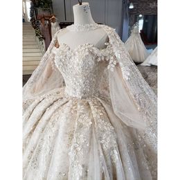 Utsökta applikationer paljetterad brud elegant älskling från axeln långa ärmar kapell tågboll klänningar bröllopsklänning