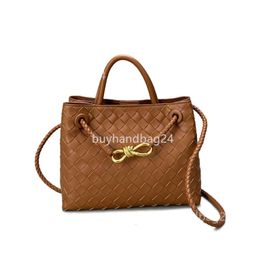 Leather Totes Bottgas Bag Venetas Women Purse Bags New Designer Woven Bow Metal Rope Buckle Handheld Crossbody Single Shoulder Andiamo Underarm Basket Women's 1S7W