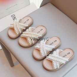 Slipper Girls Slippers 2024 Summer New Little Girl Pearl Princess Shoes Big Boy Korean Edition One word Casual H240411