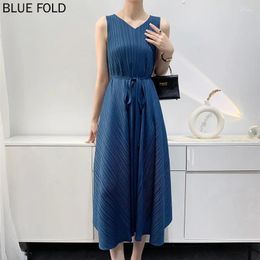Casual Dresses Miyake Pleated Dress For Feminine Loose Large Size Mid-Length V-Neck Strappy Vest Robe Spring And Summer