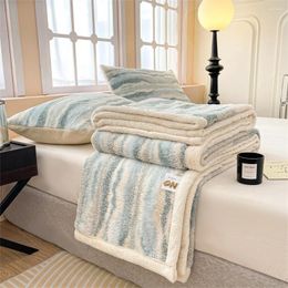 Blankets Fashion Entry Luxury Teddy Velvet Thickened Lunch Break Air Conditioning Blanket Modern Simple Household