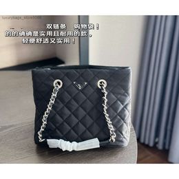 Leather Handbag Designer Sells New Women's Bags at Discount Chain Bag Fashionable and Simple Womens Large Capacity