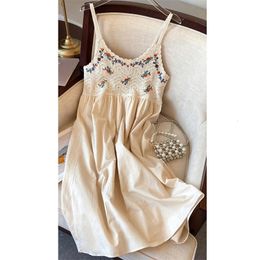 Bohemian Floral Embroidery Sleeveless Short Dress for Women Summer Sweet Crochet Lace Spaghetti Strap Holiday AM5235 240411