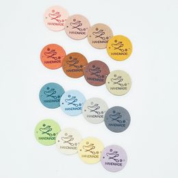 Chzimade 20Pcs/lot 2.5cm Scissors Round Leather Tags for DIY Bags Clothes Garment Labels Apparel Sewing Supplies Accessories