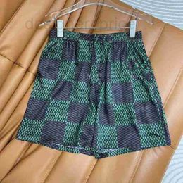 Men's Shorts Designer 2024 Spring/Summer New Elegant and Fashionable Dark Green Checkerboard Versatile Casual Shorts RUJL