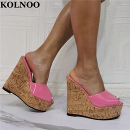 Slippers Kolnoo 2024 Handmade Ladies Wedge Heel Peep-Toe Patent Leather Sexy Summer Shoes Evening Club Fashion Pink Sandals