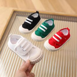 Childrens Canvas Shoes Boys Girls Toddler Casual Shoes Comfortable Soft Boys Girls Baby Sneakers Nonslip White Solid Kids Shoes 240409