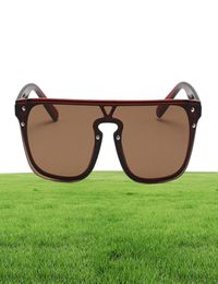 Whole Designer Sunglasses Original Eyeglasses Outdoor Shades PC Frame Fashion Classic Lady Mirrors for Women and Men Glasses U8337225