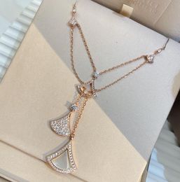 Luxury jewelry designer B Family Necklace Classic fan-shaped diamond cutout five skirt necklace Fashion party birthday gift woman no box