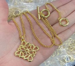 Luxury L Brand Designer pendant necklaces Hollow Geometry Charm Square Cake Simple OL Elegant 18K Gold cross chain necklace Jewelr2101145