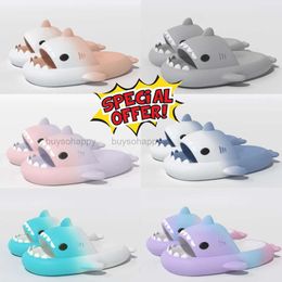 2024 scarpe sandalo Summer Slifor Shark Slides Spessa scarpe con sola per bambini Sandali piatti Flip Flip Flops Gai basso prezzo