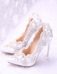 2018 Stylish Pearls Flat Wedding Shoes For Bride Prom 9CM High Heels Plus Size Pointed Toe Lace Bridal Shoes7742479