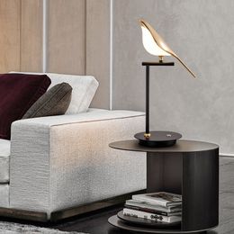Modern LED table lamp Magpie bird model Reading lamp indoor lighting bedroom bedside living room for home decor desk lights