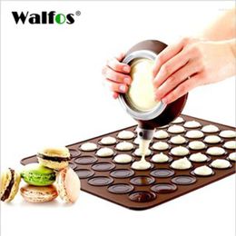 Baking Tools WALFOS 1 PC 30 Holes Macarons Mat Round Shape Silicone Gel Pad Fit To Oven Microwave Refrigerator Macaron