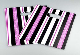 100pcslot 20x25cm Pink Black Striped Plastic Gift Bag Boutique Jewelry Gift Packaging Bag Plastic Shopping Bags With Handle6644058