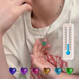 Chains 1PC Candy Color Changing Heart Pendant Necklace For Women Simple Design Temperature Sensitive Stone Peach Choker Party Jewelry