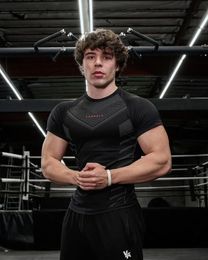 Gym Sports Fitness Training Clothes Mens T-shirts Quick breathable elastic tight clothing Basketball Training Short Sleeves 240409
