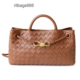 Leather Buckle Quality Lady Tote Woven Bags Totes Cowhide Bottegs Rope One Venetass Andiamo West/East Bag Womens New High Metal Shoulder H 7INH