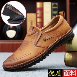 Casual Shoes 2024 Men's Soft Cowhide Peas Bottom Non-slip Leather Men Sneakers