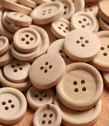 100pcslot Mixed Wooden Buttons Natural Colour Round 4Holes Sewing Scrapbooking DIY Buttons Sewing Accessories Whole 4325885