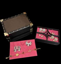 ILIVI Monogram Jewellery Box Collectable Black Diamond pattern Wine red Storage Classical Multi Purpose Makeup Case Organiser Fashio8172622