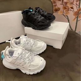 디자이너 트리플 트랙 3.0 캐주얼 신발 운동화 검은 흰색 녹색 투명 질소 크리스탈 밑창 달리기 남성 여성 야외 트레이너 소수 민족 단순함