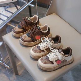 Sneakers Childrens Fashion Board Shoes 2024 Spring and Autumn New Soft Sole Boys Sports Breathable Versatile Casual for Big Kids H240411