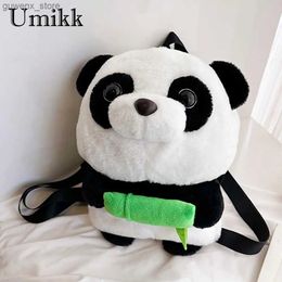 Ryggsäckar panda plysch barns ryggsäck fashionabla djur söt ryggsäck avslappnad enkel justerbar axelrem kawaii flickor och pojkar plyschväska y240411