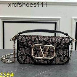 Stud Leather Handbags valenn Bag Cowhide Cross Diagonal One Full Loco Chain Shoulder Bags 2024 Letter Crytasl Lady Womens Fashion Purse PJ0X