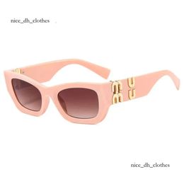 Designer Miui Sunglasses Personality Mirror Leg Metal Large Letter Design Multicolor Brand Miui Glasses Factory Outlet Promotional Special 523