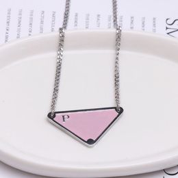 Designer PA Necklaces Pendant Sailormoon Womens Designer Jewelry Whale Triangular Letter Friend Gift Fine Plant Hometown Pass Butterfly Wolf Mens Luxury Jewlery