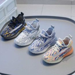 Spor ayakkabı çocuk hindistancevizi ayakkabıları 2024 Bahar ve Sonbahar Boys Sports Nefes Alabası Yeni Kızlar Gündelik Yumuşak Sole Bebek H240411