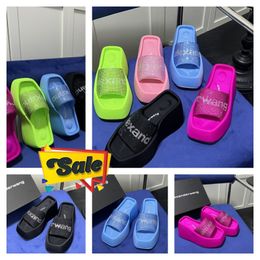Designer Sandals Slippers Luxury Womens Velvet material rhinestone Velcro tape party Rooms GAI Size 35-42 6cm-10cm beach shoes soled