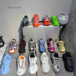 Direct Factory Sale Luxury Brand Track 3 Sneakers Casual Shoes Tracks 3.0 Paris Italy Brand Triple Black Leather Printed Famous Trainers Sports Mens Wom
