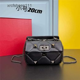 Bag Fashion valenn Crossbody Style Flap Versatile Handbag Lattice Square Rivet Shoulder Stud Chain One Designer Small Leather Bags Star Large SI67